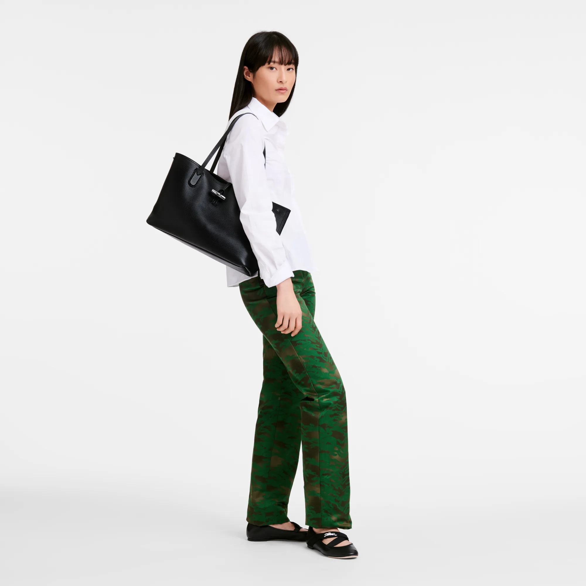 Le Roseau Essential M Tote bag Black - Leather