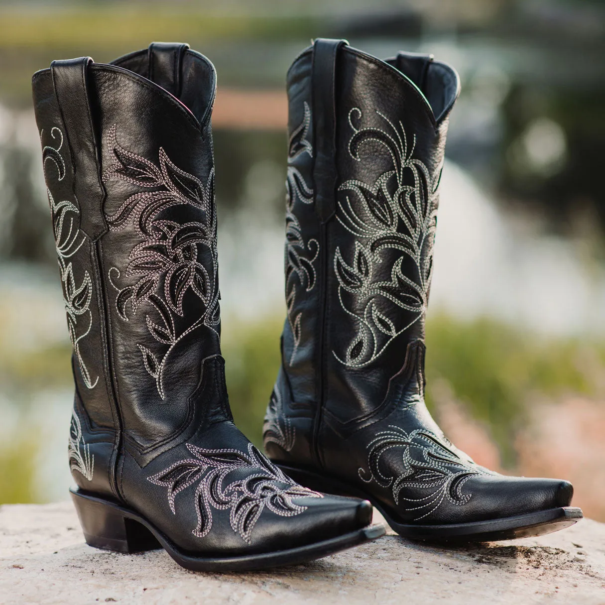 Soto Boots Womens Floral Embroidered Inlay Cowgirl Boots M50049 Black