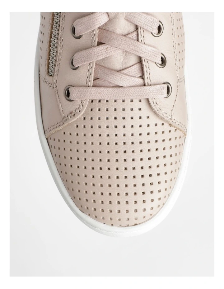 Ziggy Leather Sneaker in Putty